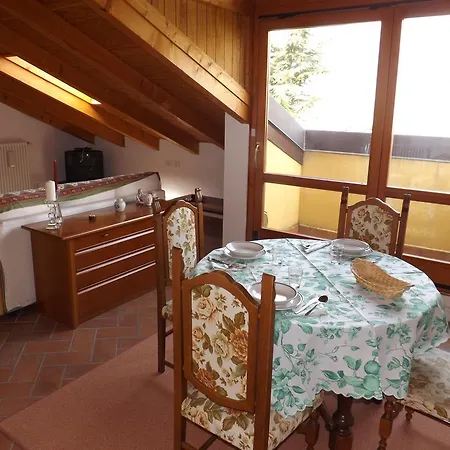 公寓 Bellano Apartment *